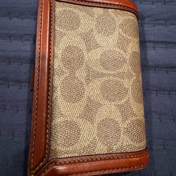 COACH WALLET AND CARD HOLDER, GENTLY USED, GOOD CONDITION - Picture 7 of 7